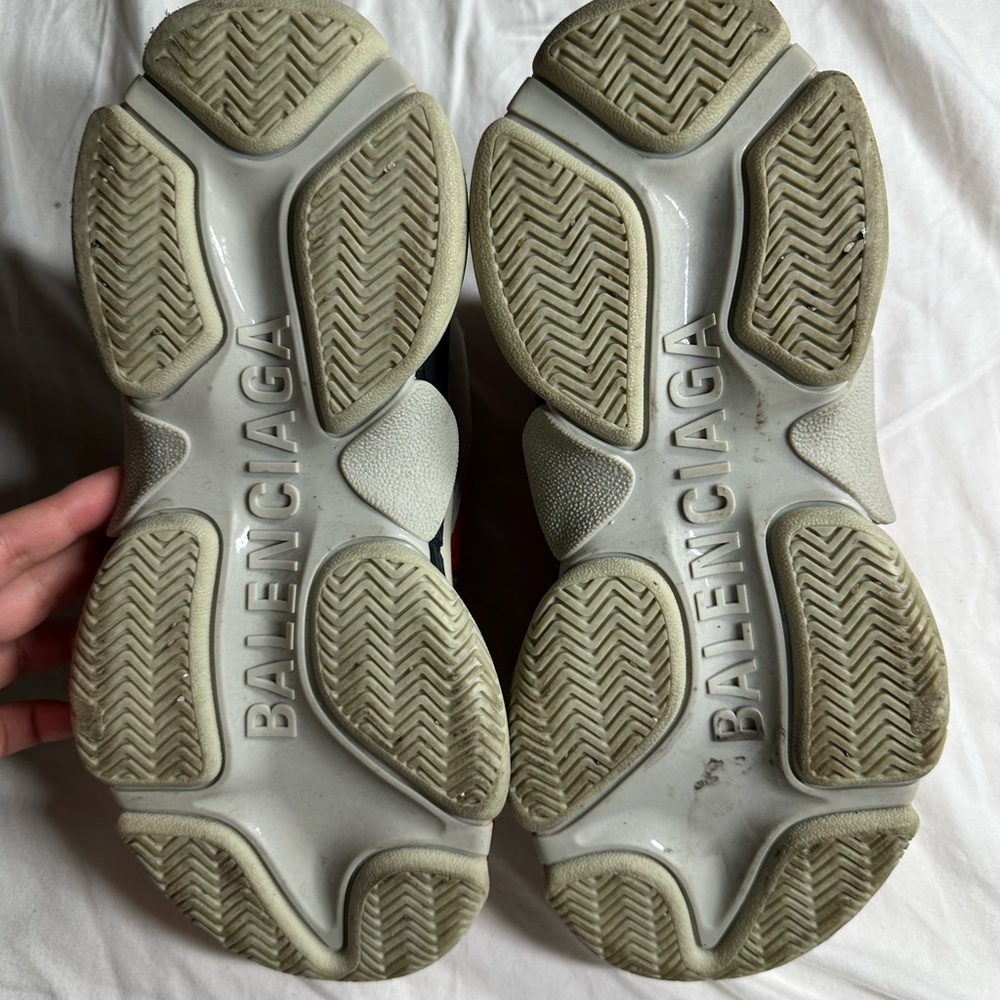 Balenciaga chunky triple S lace shoes - Picture 2 of 2
